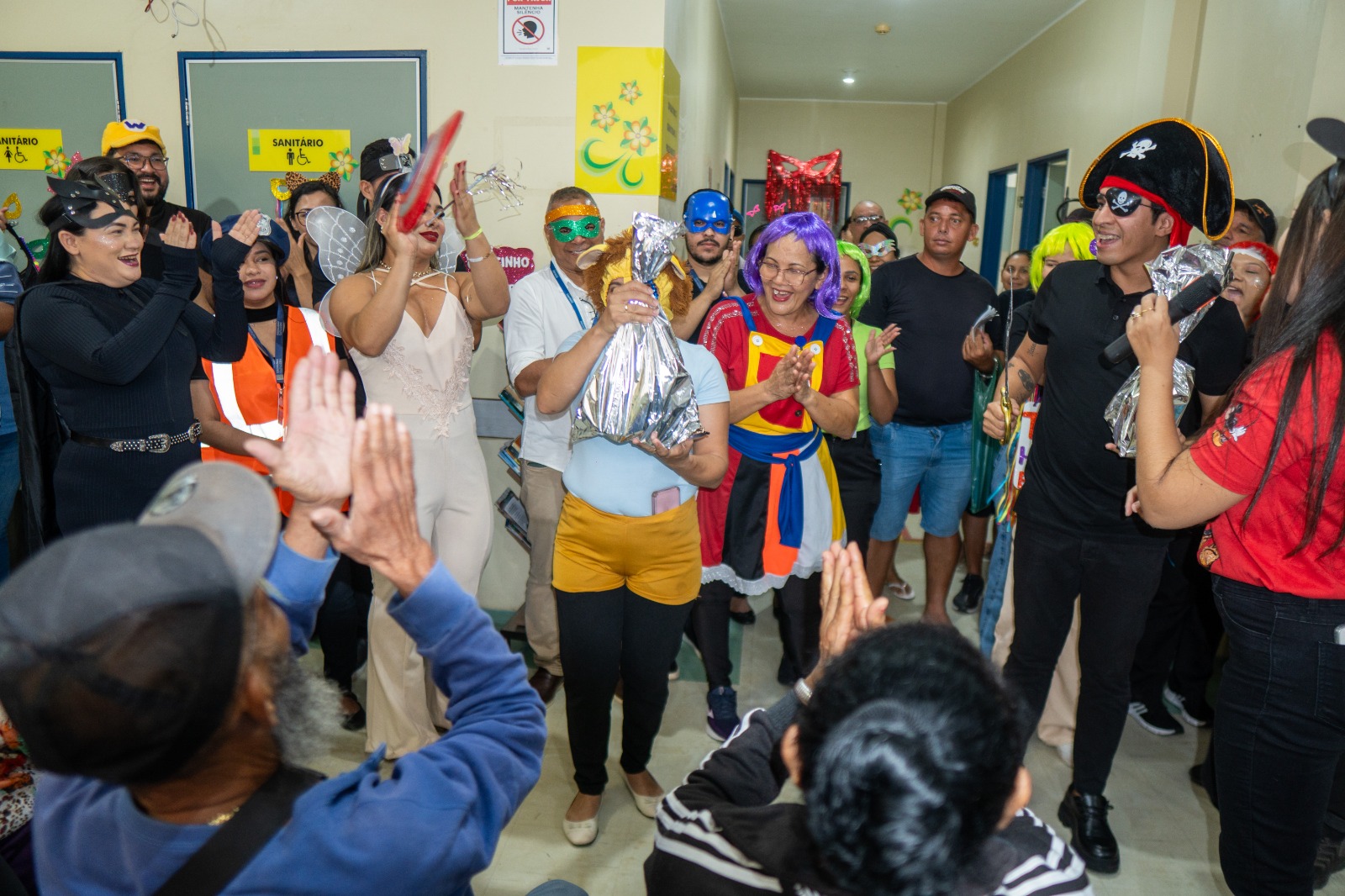 Bloquinho de carnaval anima pacientes da Unacon em Tucuruí